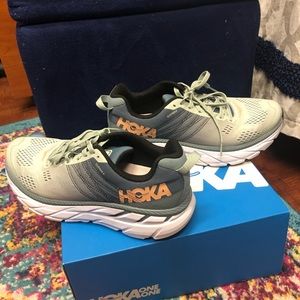 Hoka Clifton 6 size 9.5. never worn